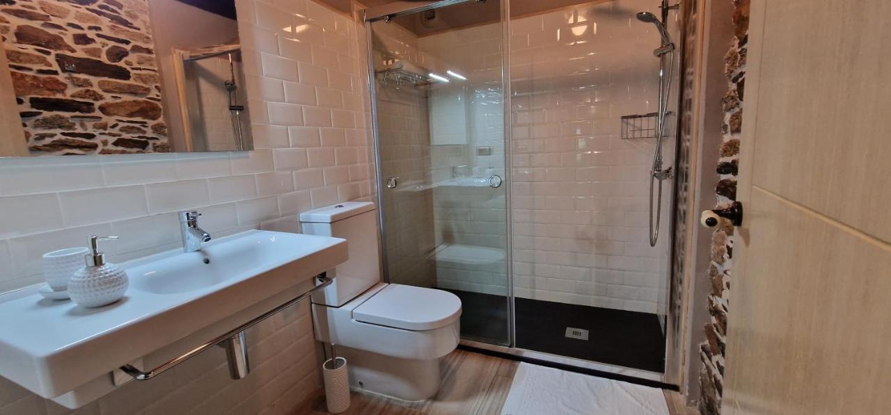 Habitaciones La Cuevona De Guitiriz Lugo מראה חיצוני תמונה