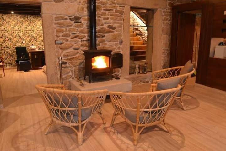 Habitaciones La Cuevona De Guitiriz Lugo מראה חיצוני תמונה