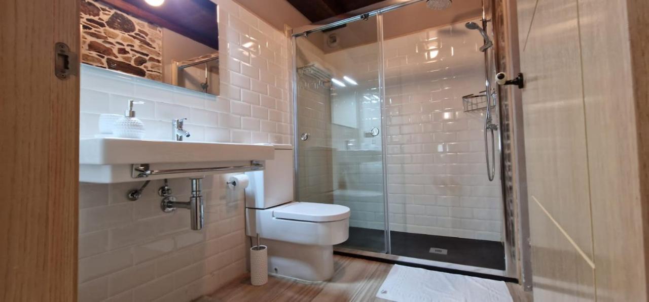 Habitaciones La Cuevona De Guitiriz Lugo מראה חיצוני תמונה