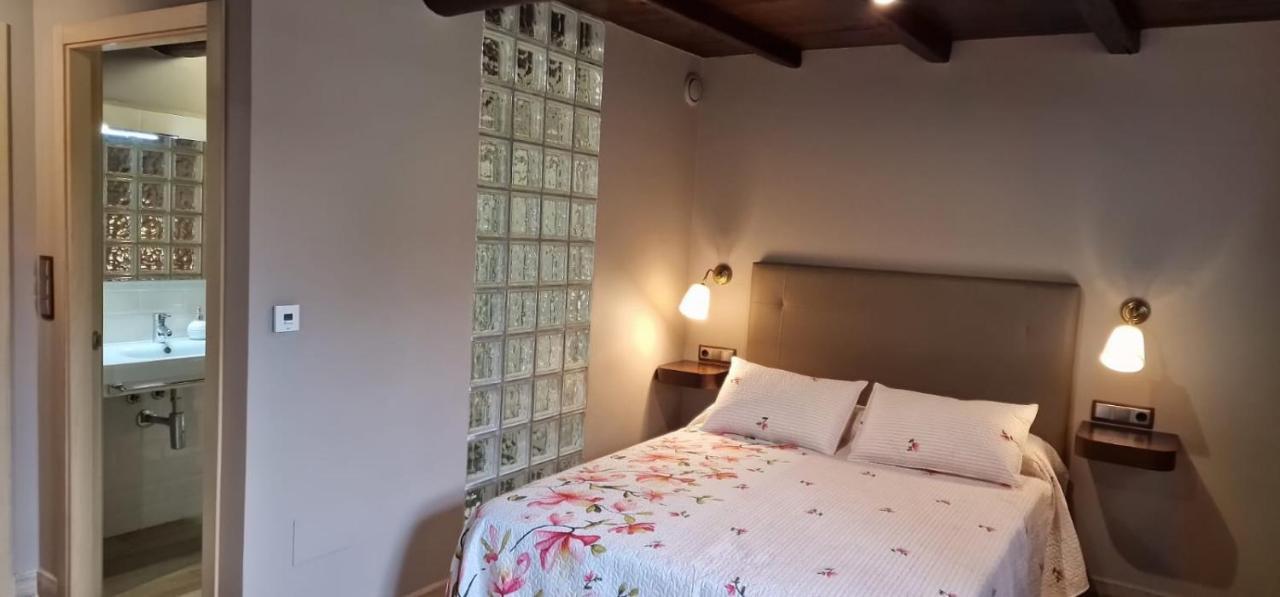 Habitaciones La Cuevona De Guitiriz Lugo מראה חיצוני תמונה